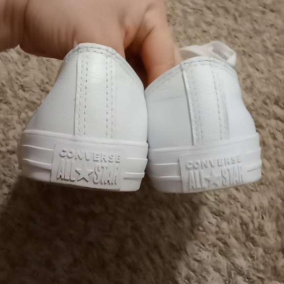 #518Unisex Converse Chuck Taylor All Star Leather 136823C Low Casual ShoesM8 W10 - Picture 5 of 12